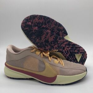 Men’s Nike Zoom Freak 5 pink/Red/Orange DX4985-200 USED Sz 12.5